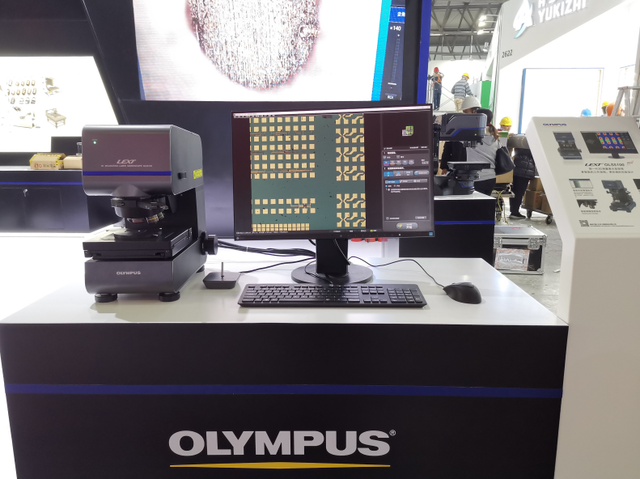 LEXT OLS5100 3D.png